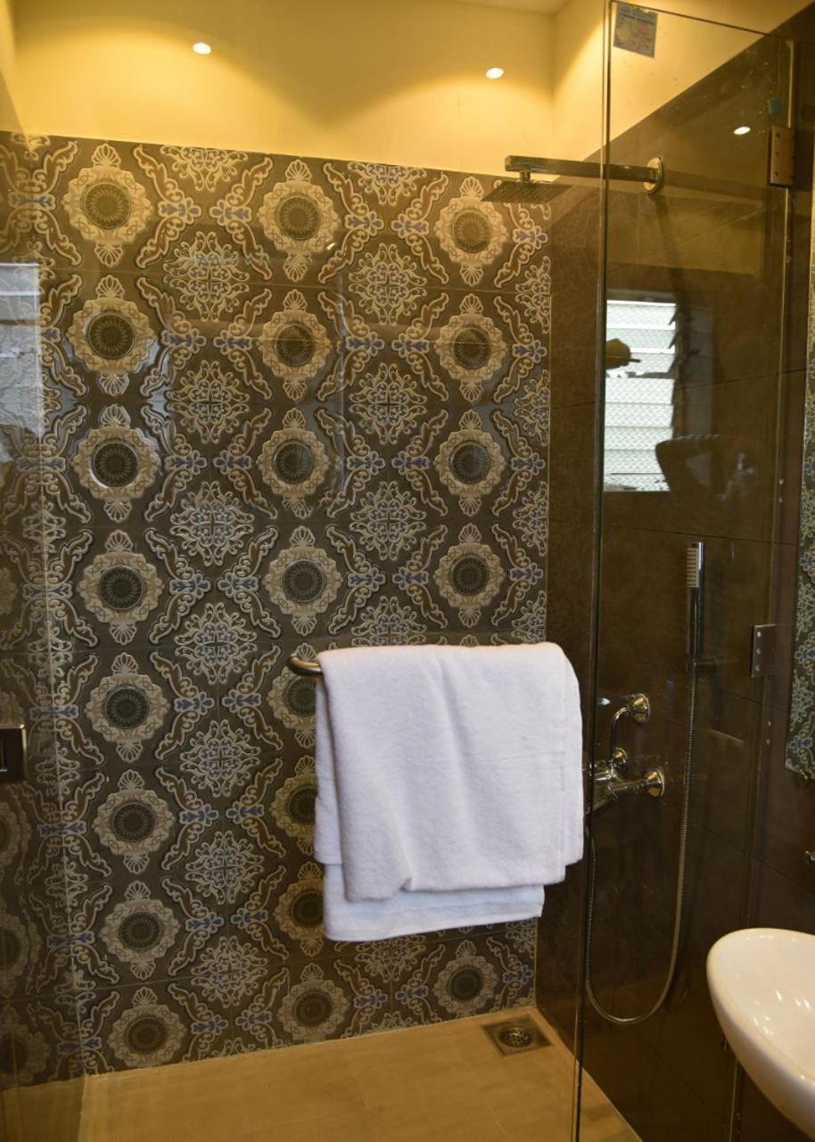 Hotel Creek -