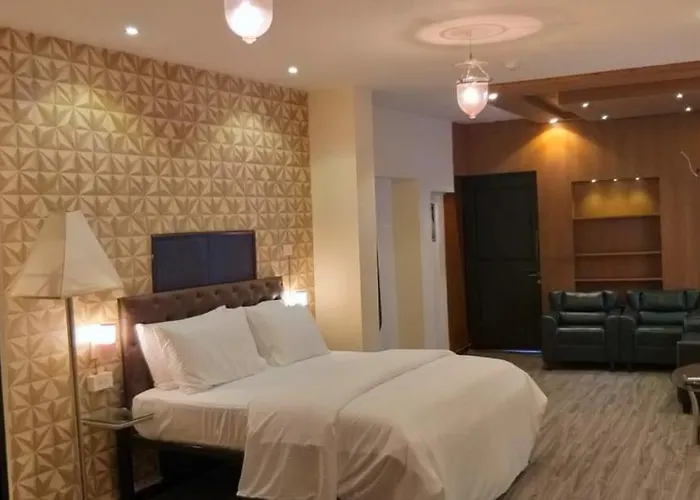 Creek Hotel - Panaji