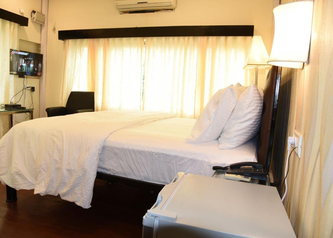 Hotel Creek - 3*